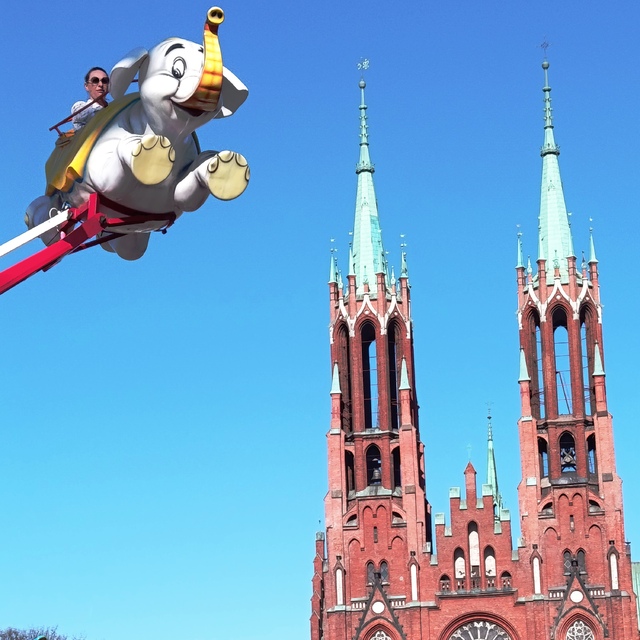 Jest słońce, jest słoń, jest trąba w górę!